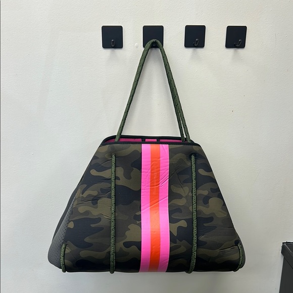 Stylish Camouflage Tote Bag with Pink Stripe - Picture 2 of 4